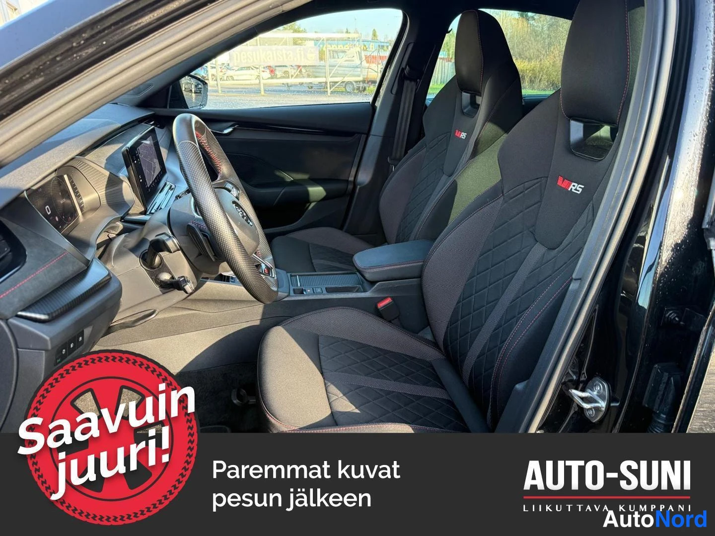 Musta Skoda Octavia 2024, etuistuimet, kuva 7