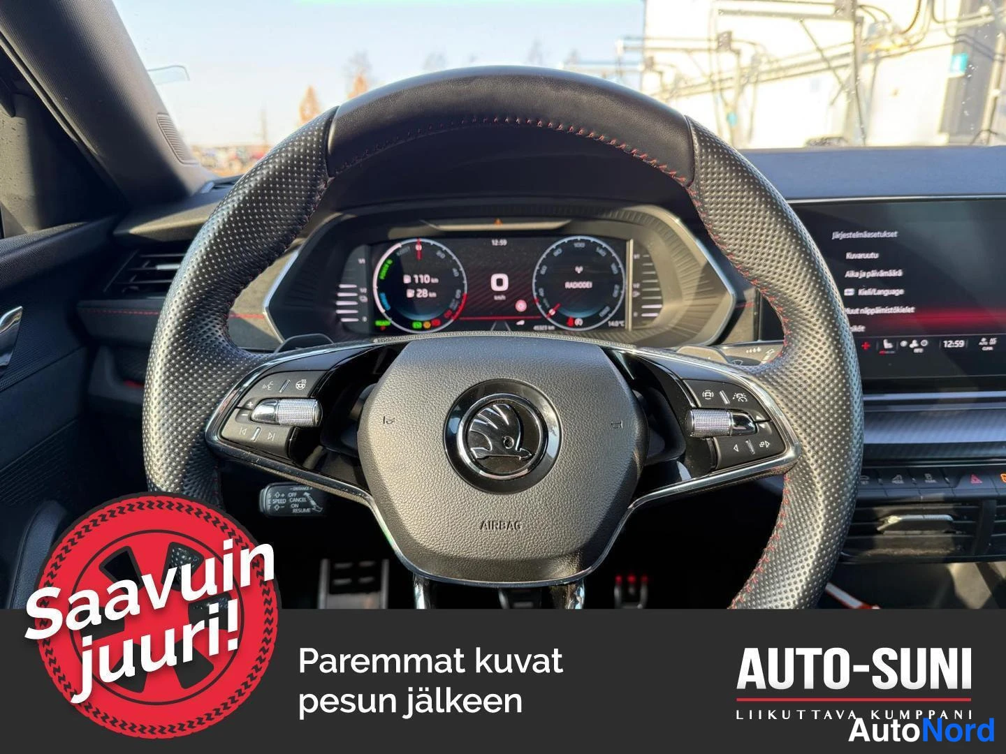 Musta Skoda Octavia 2024, yksityiskohta, kuva 11