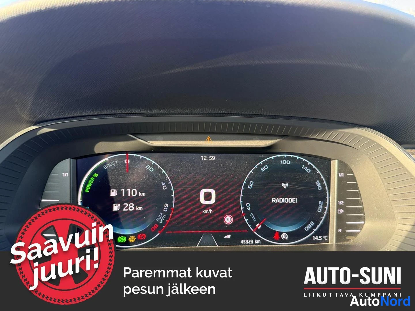 Musta Skoda Octavia 2024, yksityiskohta, kuva 12