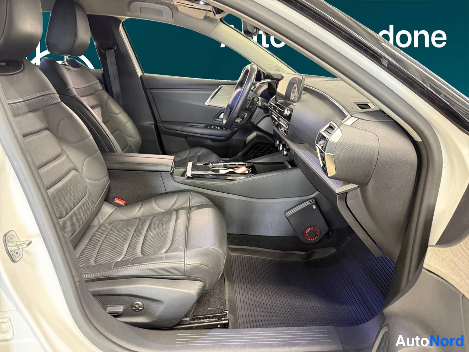 Valkoinen Citroen C5 x 2022, ohjaamo, kuva 10