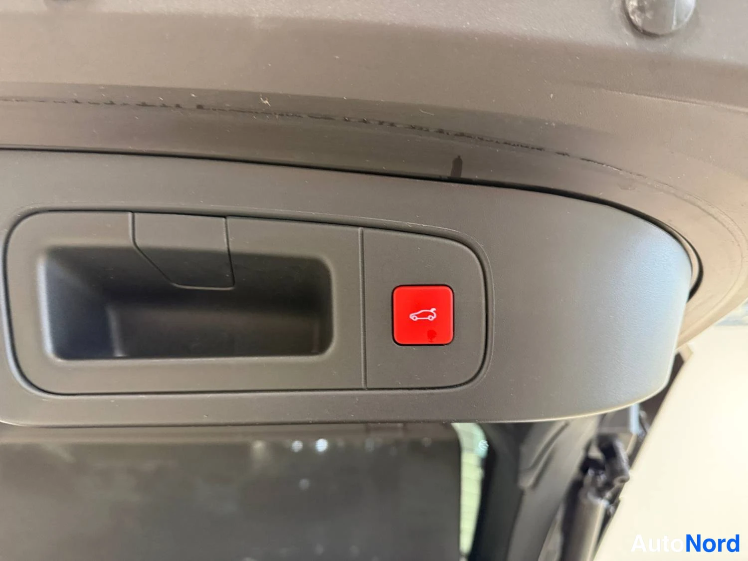 Valkoinen Citroen C5 x 2022, yksityiskohta, kuva 16
