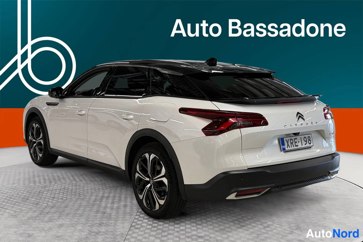 Valkoinen Citroen C5 x 2022, takaviisto, kuva 6