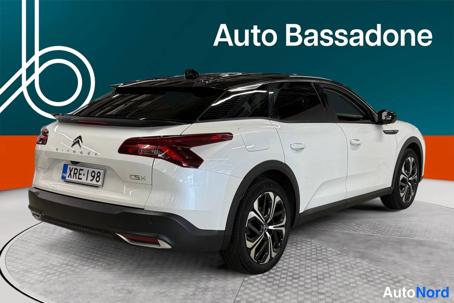 Valkoinen Citroen C5 x 2022, takaviisto, kuva 7
