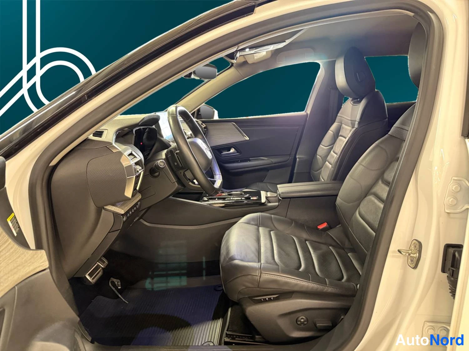 Valkoinen Citroen C5 x 2022, ohjaamo, kuva 11
